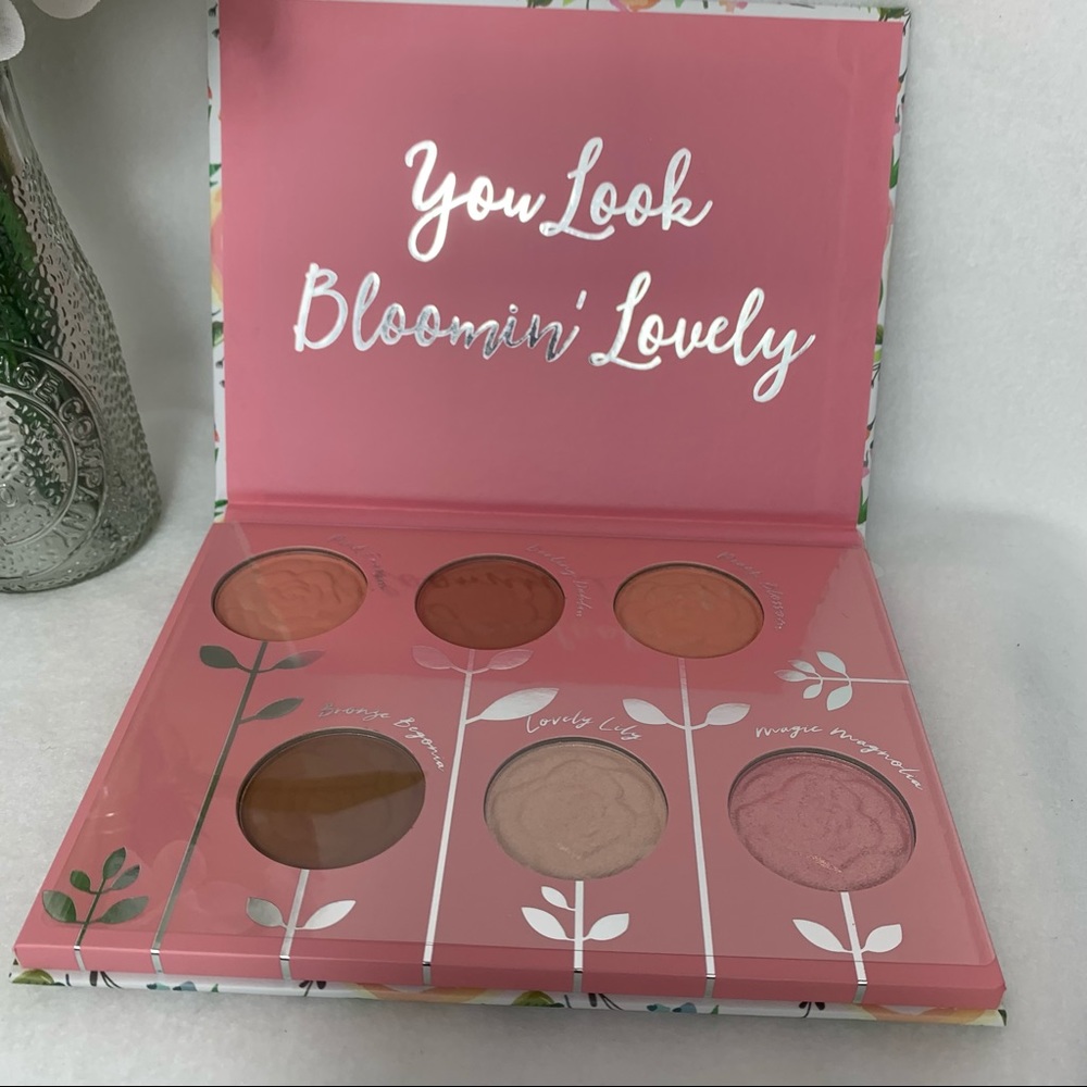 Beautaniq Beauty Bloom Blush Face Pallette Full Sz
